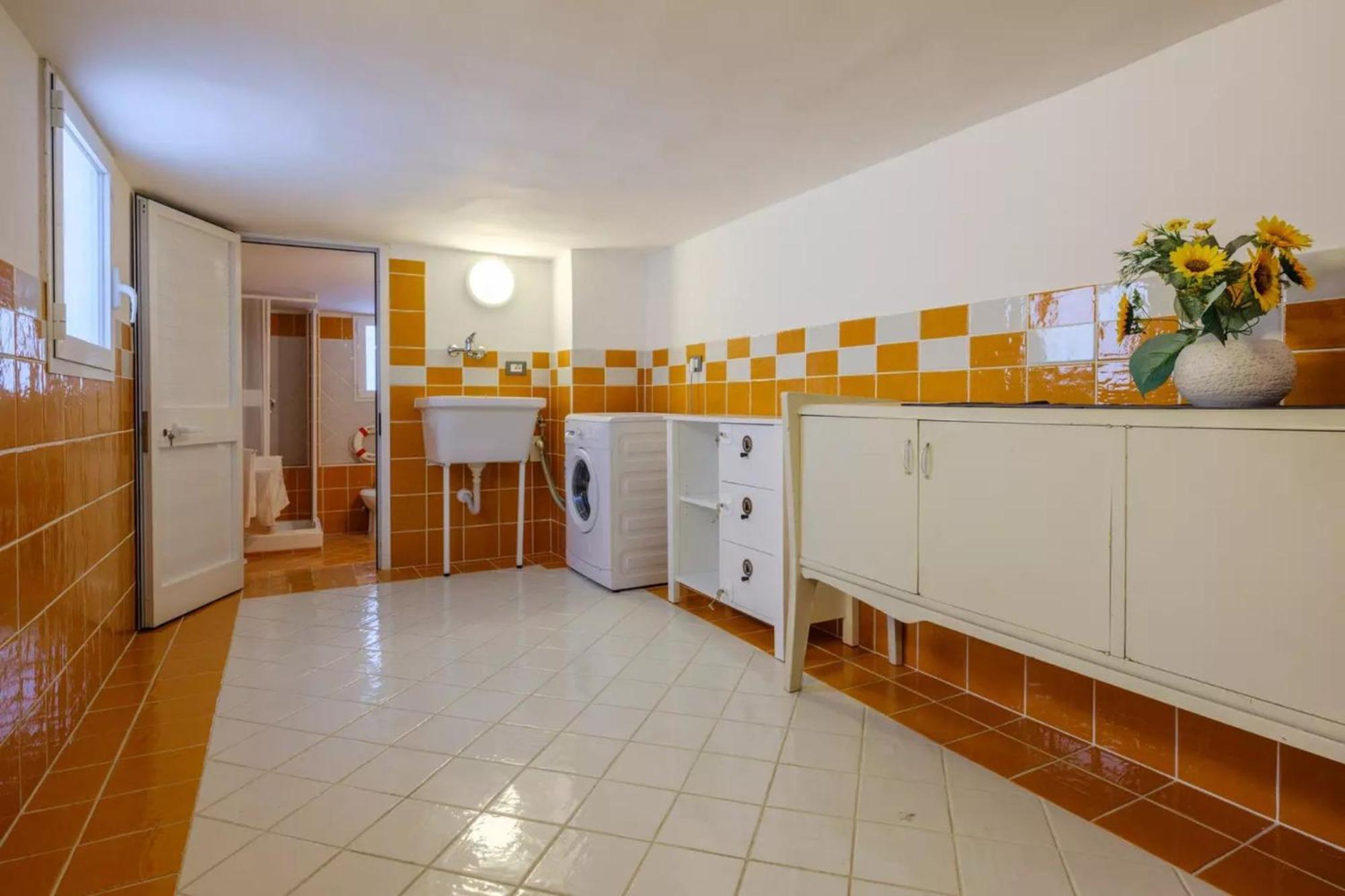Emerald Residence Sleeps 12 With Sea View Porto Cesareo Exteriör bild