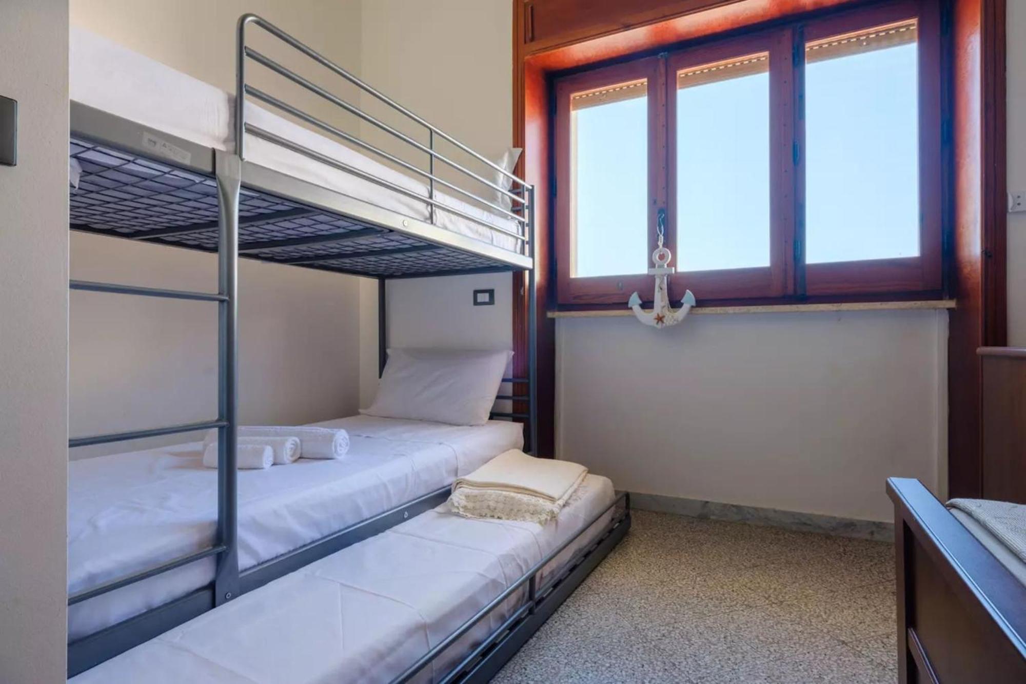 Emerald Residence Sleeps 12 With Sea View Porto Cesareo Exteriör bild