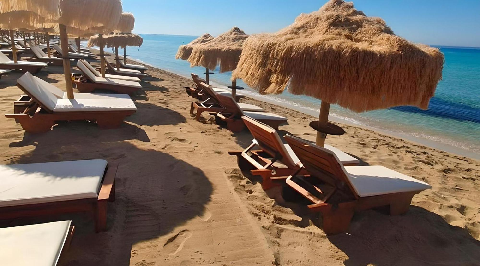 Emerald Residence Sleeps 12 With Sea View Porto Cesareo Exteriör bild