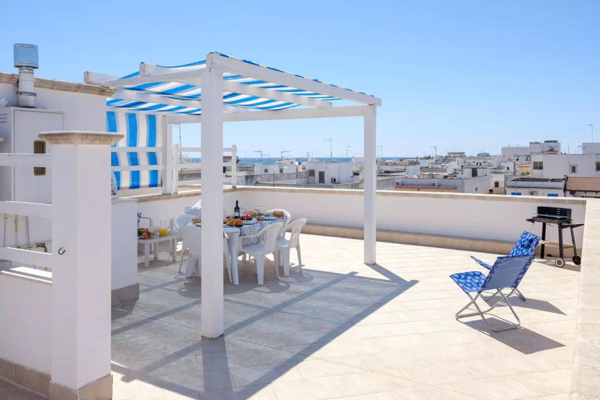 Emerald Residence Sleeps 12 With Sea View Porto Cesareo Exteriör bild
