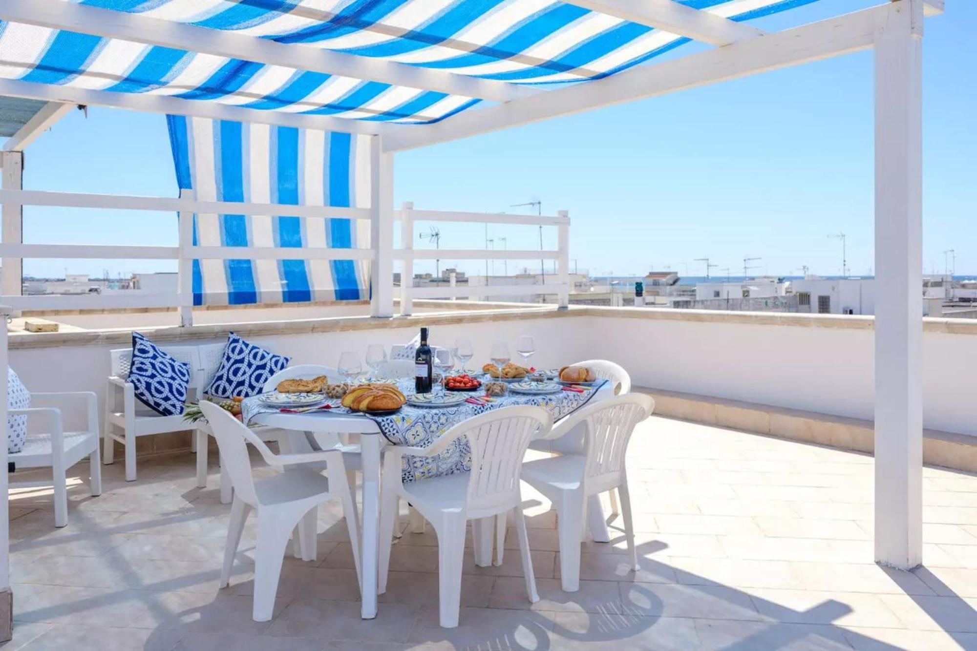 Emerald Residence Sleeps 12 With Sea View Porto Cesareo Exteriör bild